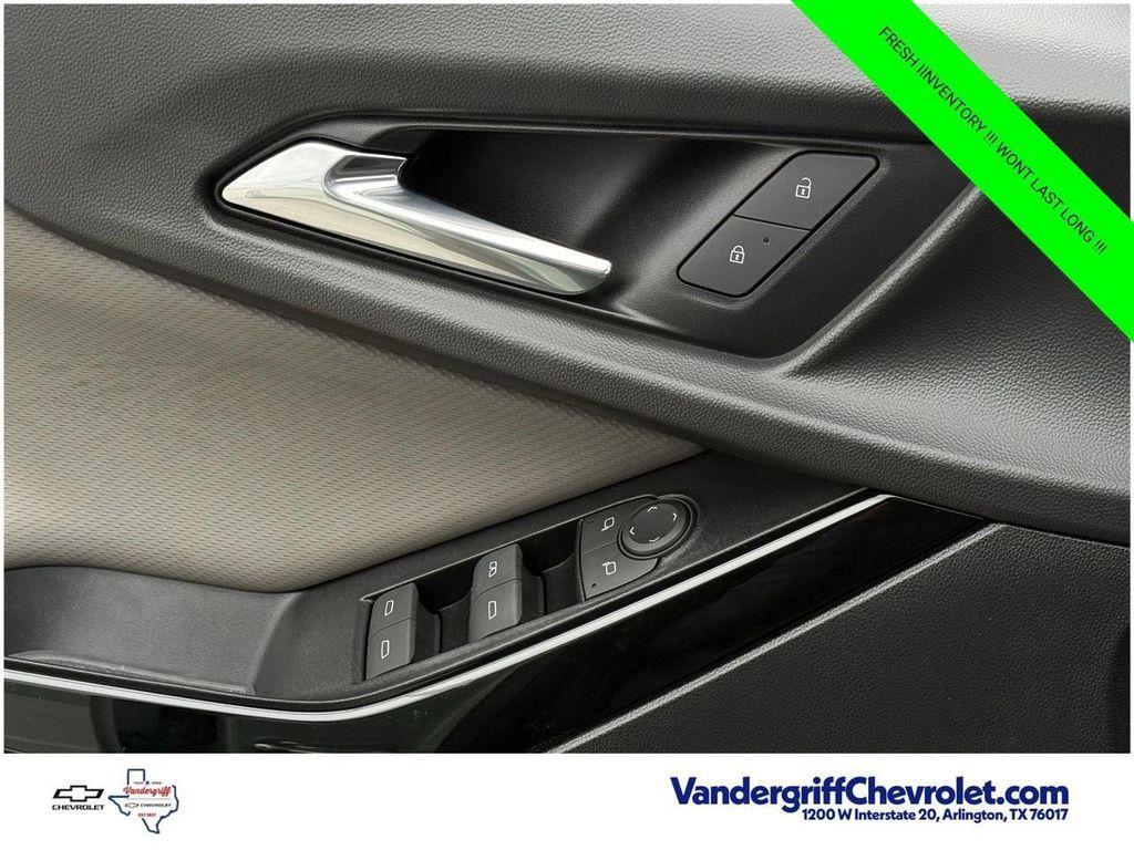 used 2025 Chevrolet Equinox car, priced at $23,998