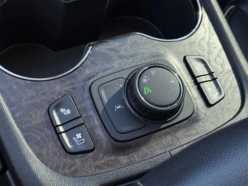 used 2022 GMC Acadia car, priced at $26,236