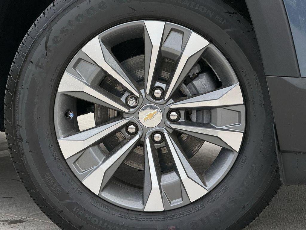new 2026 Chevrolet Equinox car, priced at $25,740