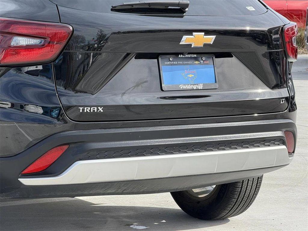 used 2025 Chevrolet Trax car, priced at $19,401