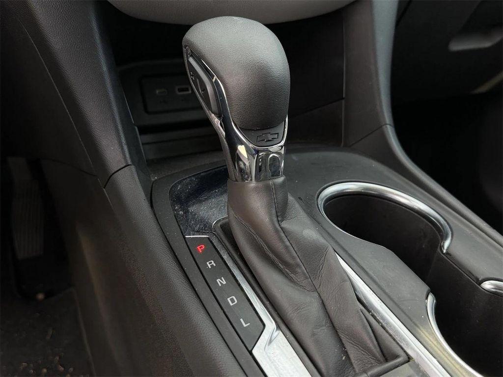 used 2022 Chevrolet Equinox car, priced at $17,798