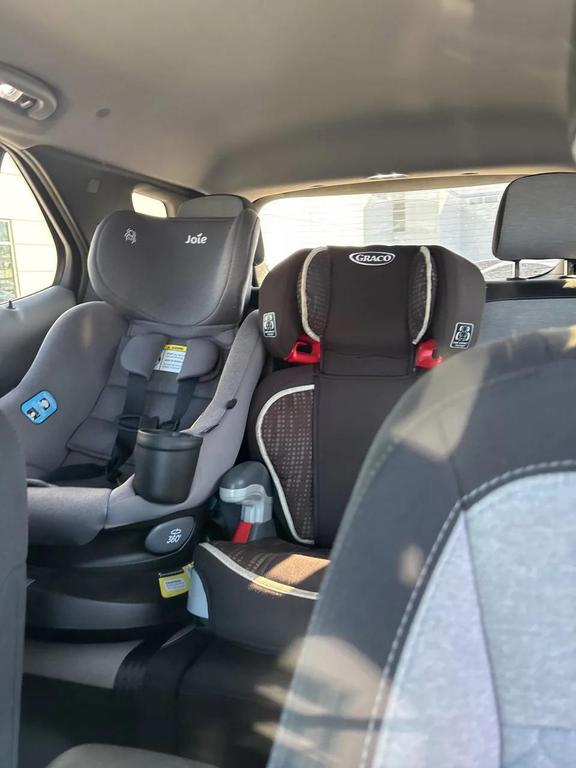 used 2022 Chevrolet Equinox car, priced at $19,899