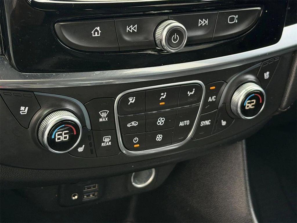 used 2022 Chevrolet Traverse car, priced at $24,920