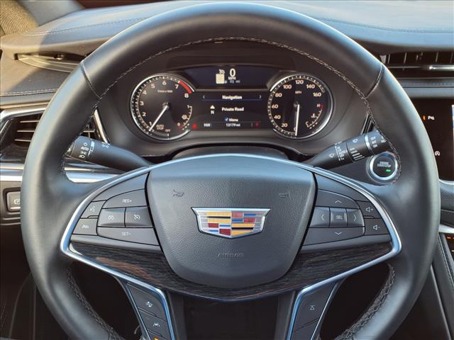 used 2025 Cadillac XT5 car, priced at $38,990