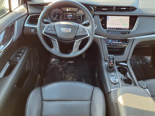 used 2025 Cadillac XT5 car, priced at $38,990