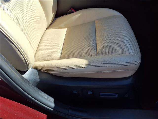 2016 Red Toyota Avalon