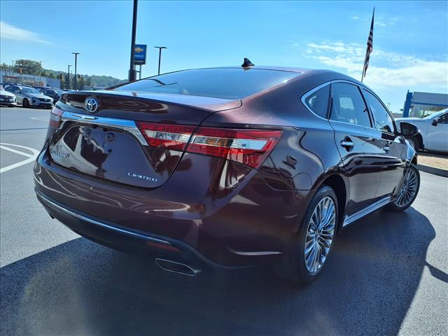2016 Red Toyota Avalon