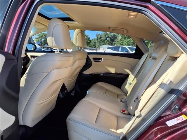 2016 Red Toyota Avalon