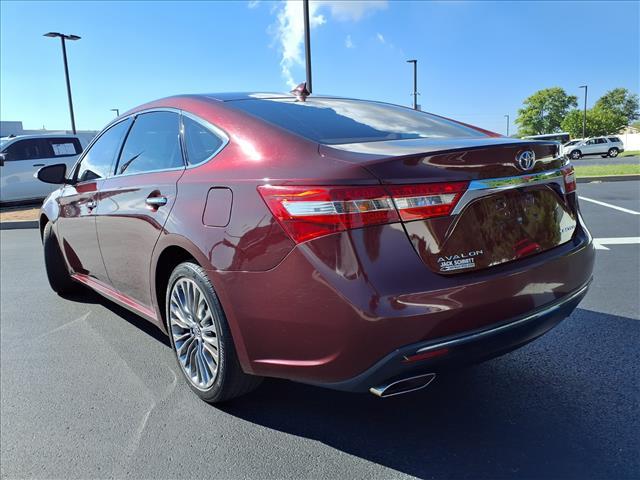 2016 Red Toyota Avalon