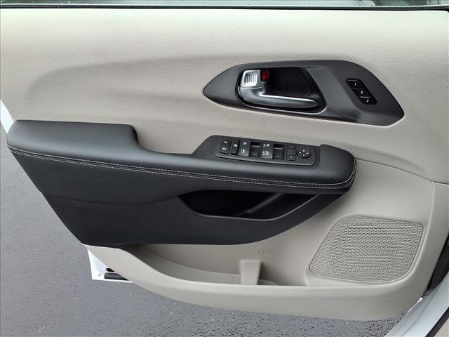 used 2024 Chrysler Pacifica car, priced at $34,990