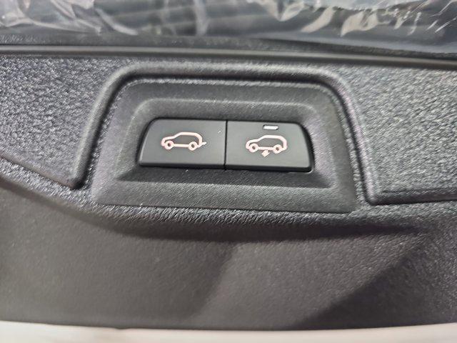 new 2026 BMW X7 car, priced at $100,105