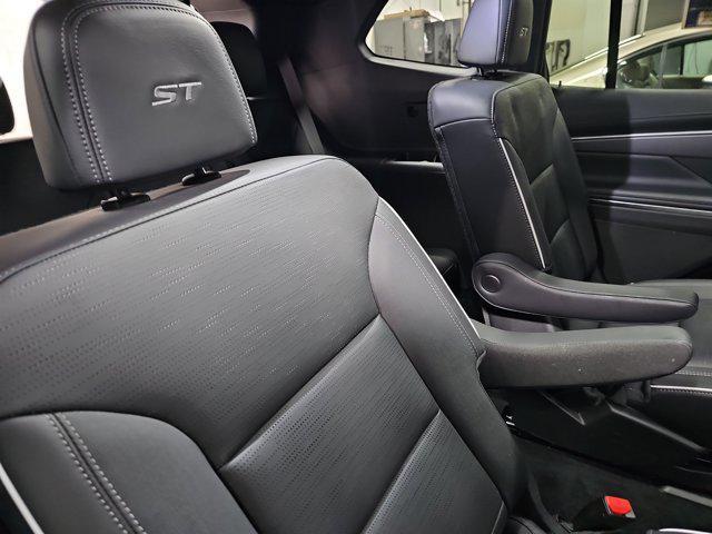 used 2025 Buick Enclave car, priced at $36,783