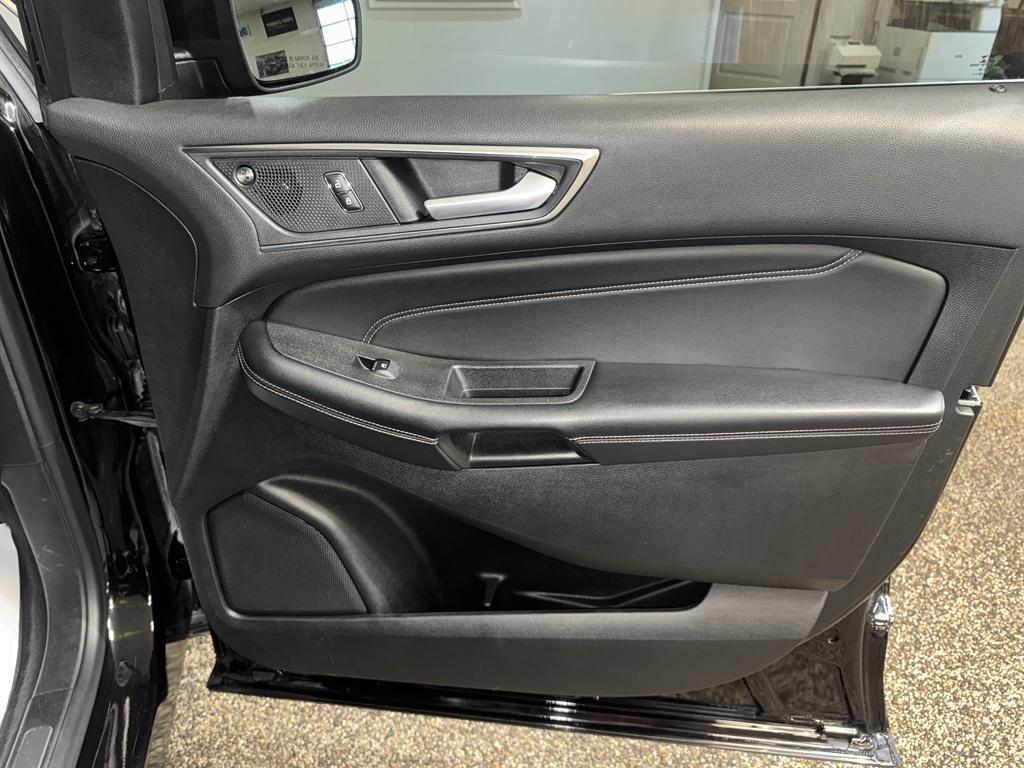 used 2022 Ford Edge car, priced at $21,995