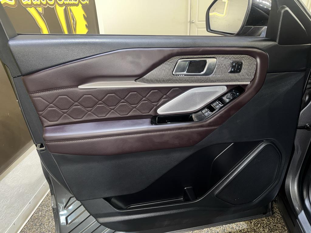 used 2025 Ford Explorer car