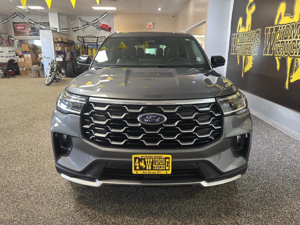 used 2025 Ford Explorer car