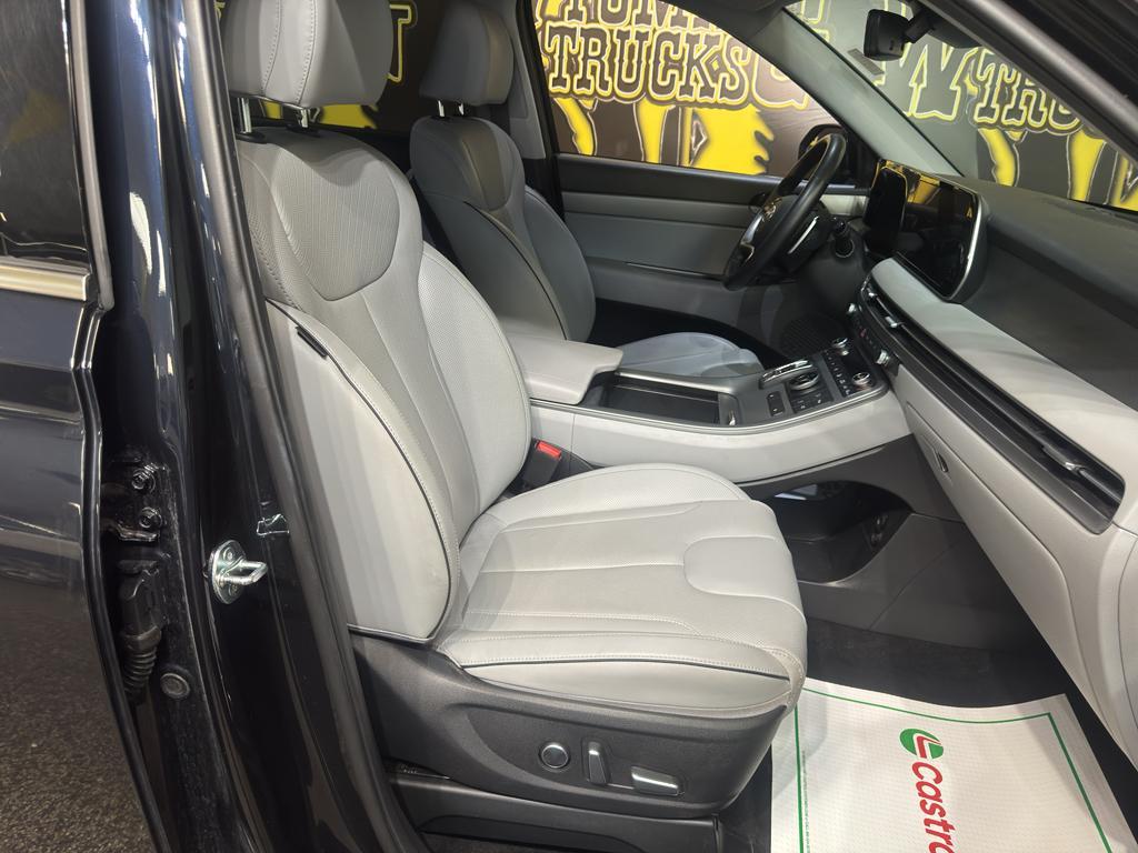 used 2025 Hyundai Palisade car, priced at $38,995
