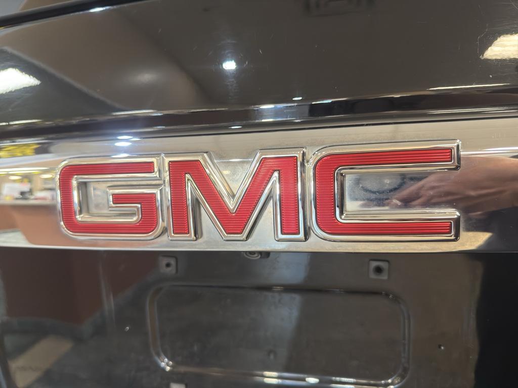 used 2018 GMC Yukon car, priced at $36,995
