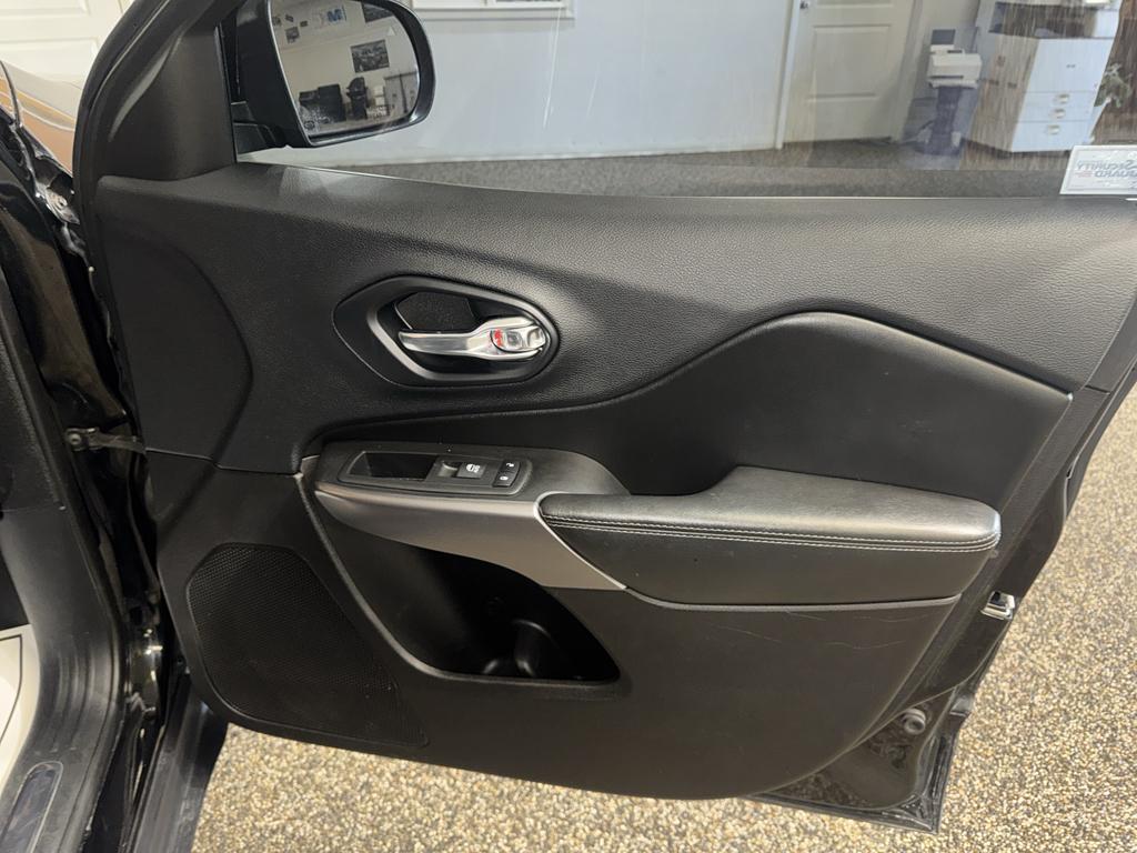 used 2019 Jeep Cherokee car, priced at $19,995