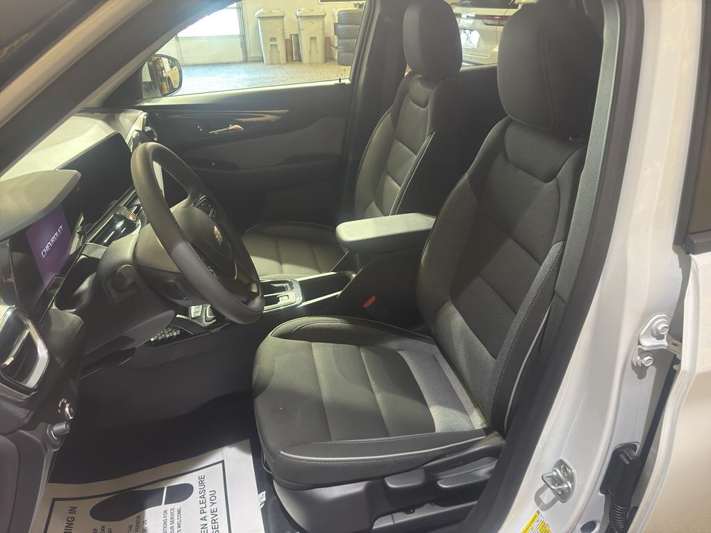 used 2025 Chevrolet TrailBlazer car, priced at $29,995
