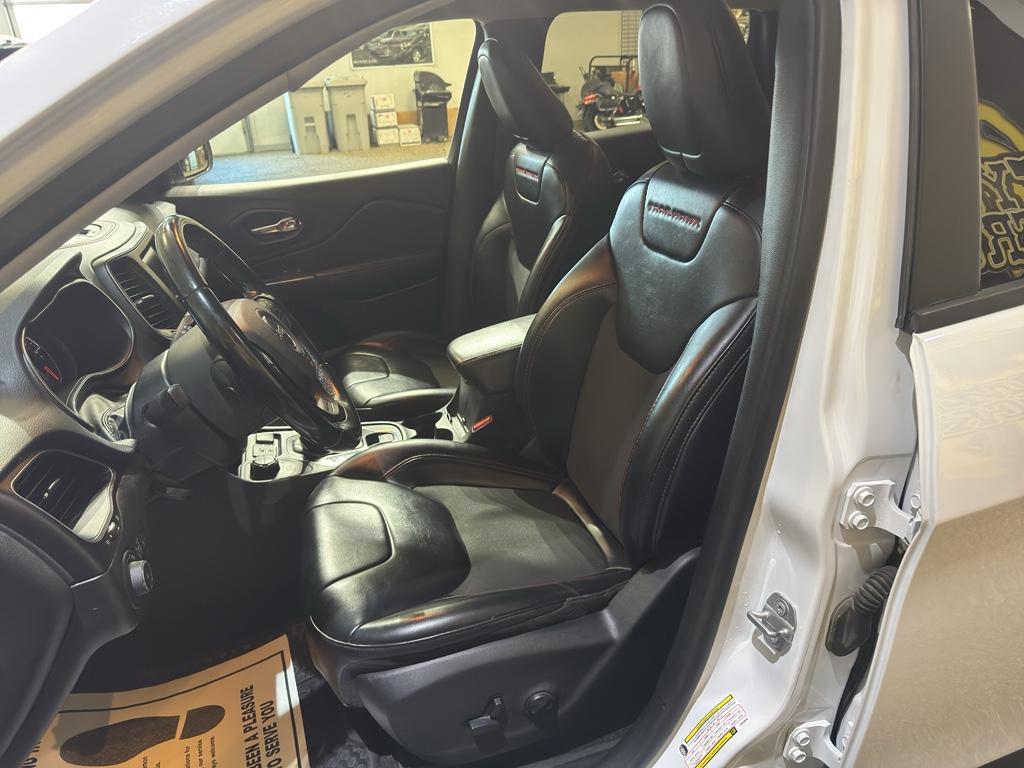 used 2020 Jeep Cherokee car, priced at $21,995