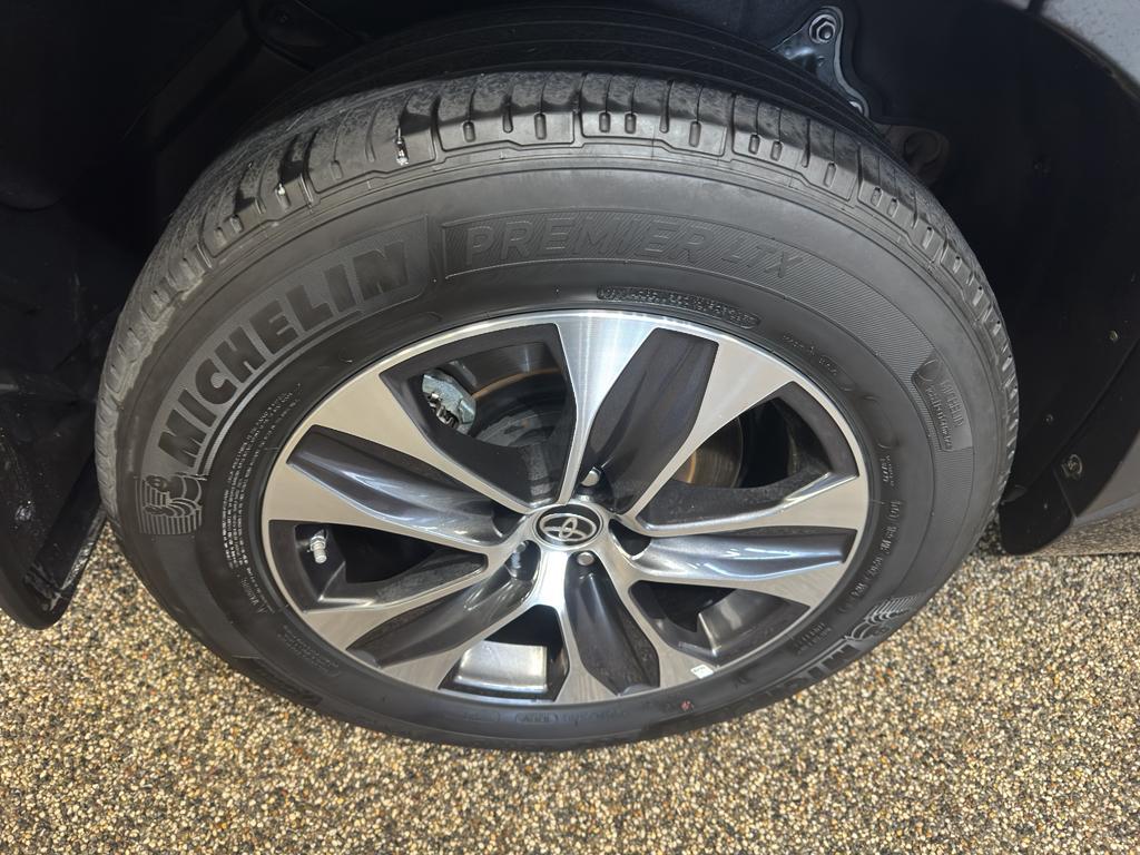 used 2024 Toyota Highlander car, priced at $44,995
