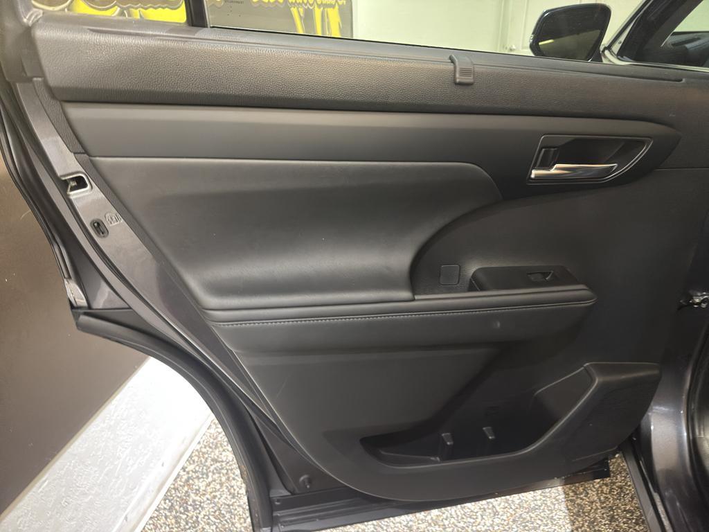used 2024 Toyota Highlander car, priced at $44,995