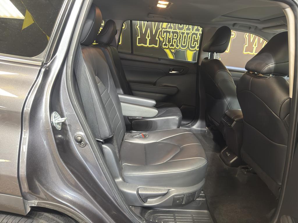 used 2024 Toyota Highlander car, priced at $44,995