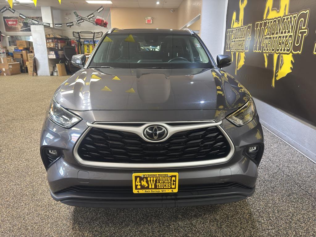 used 2024 Toyota Highlander car, priced at $44,995