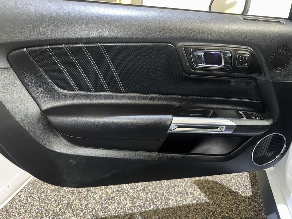used 2017 Ford Mustang car