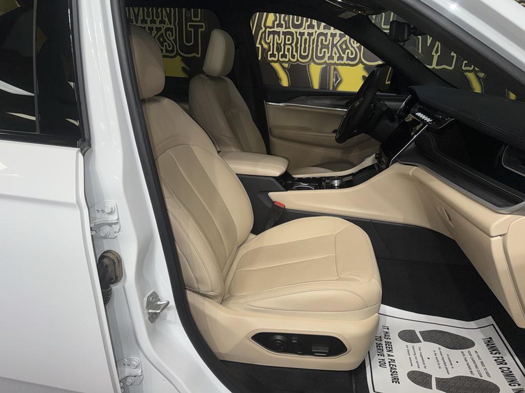 used 2022 Jeep Grand Cherokee 4xe car, priced at $23,995