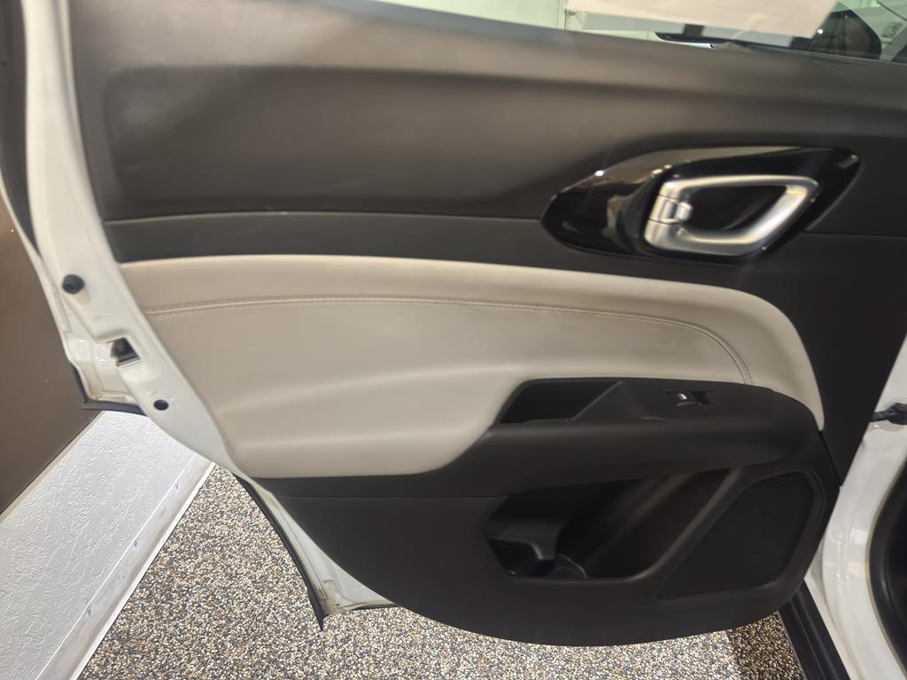 used 2023 Jeep Compass car, priced at $26,995