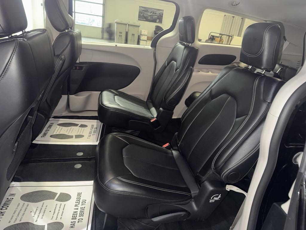 used 2024 Chrysler Pacifica car, priced at $29,995