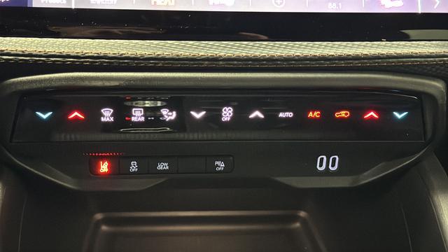 new 2026 Jeep Cherokee car, priced at $40,212