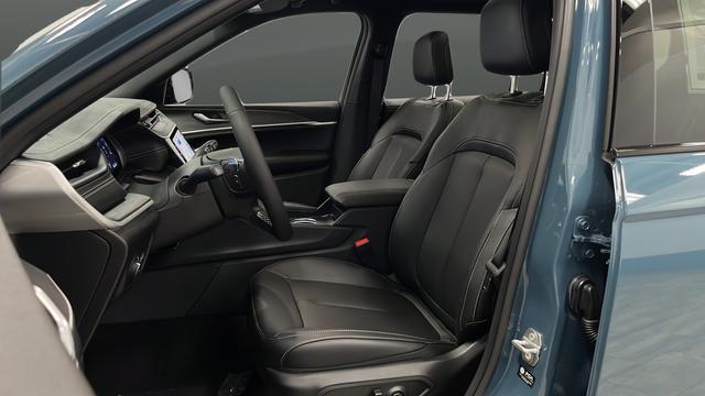 new 2026 Jeep Grand Cherokee L car, priced at $46,102