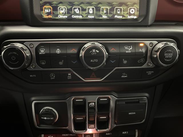 used 2023 Jeep Gladiator car, priced at $40,471