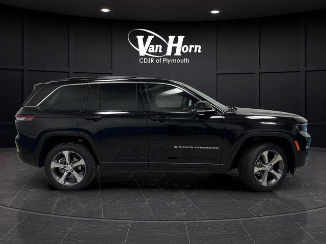new 2025 Jeep Grand Cherokee car, priced at $48,334