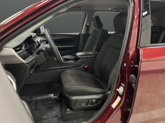 used 2023 Jeep Grand Cherokee car, priced at $24,976