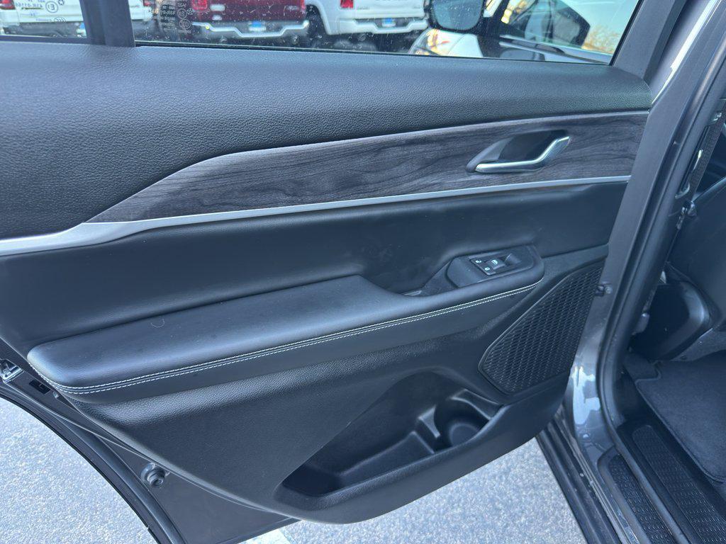used 2025 Jeep Grand Cherokee L car, priced at $40,499