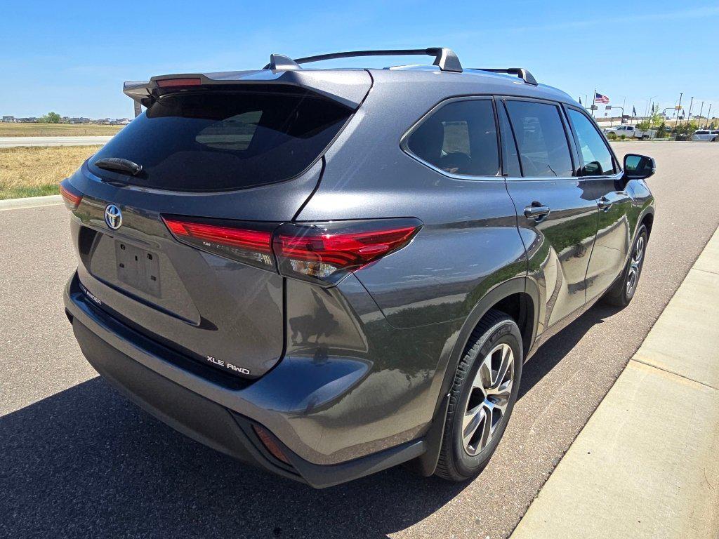 used 2021 Toyota Highlander car, priced at $32,693