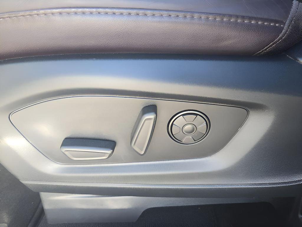 used 2025 Ford Explorer car, priced at $46,998