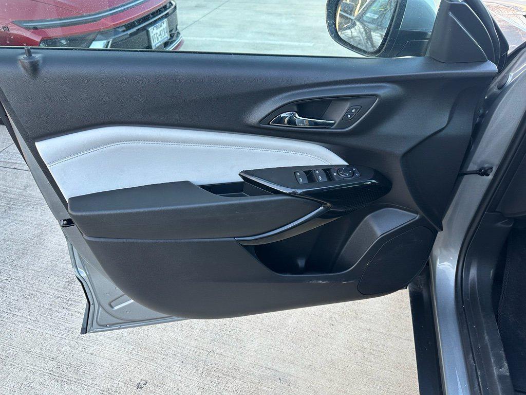 used 2025 Chevrolet Trax car, priced at $22,425