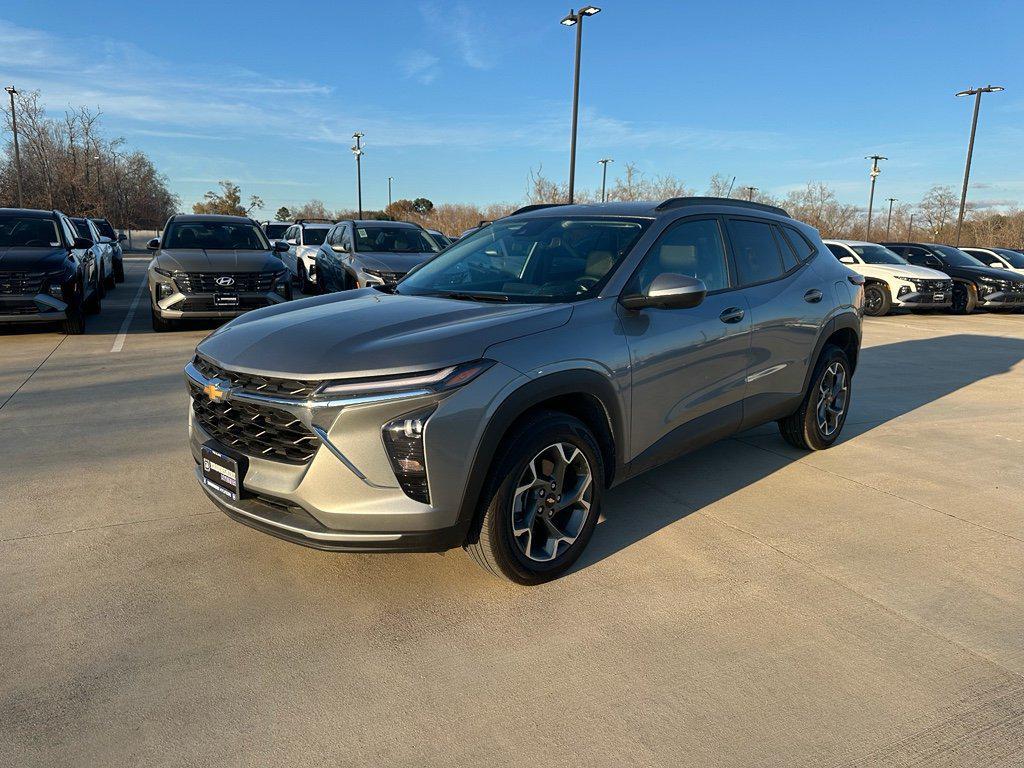used 2025 Chevrolet Trax car, priced at $22,425