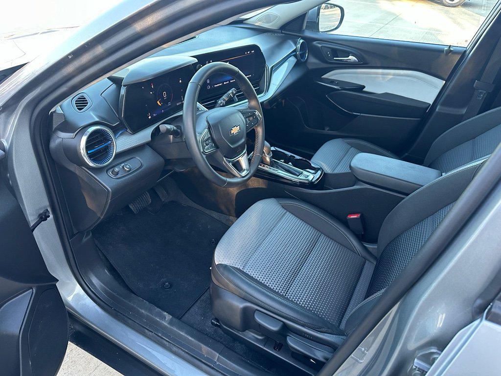 used 2025 Chevrolet Trax car, priced at $22,425