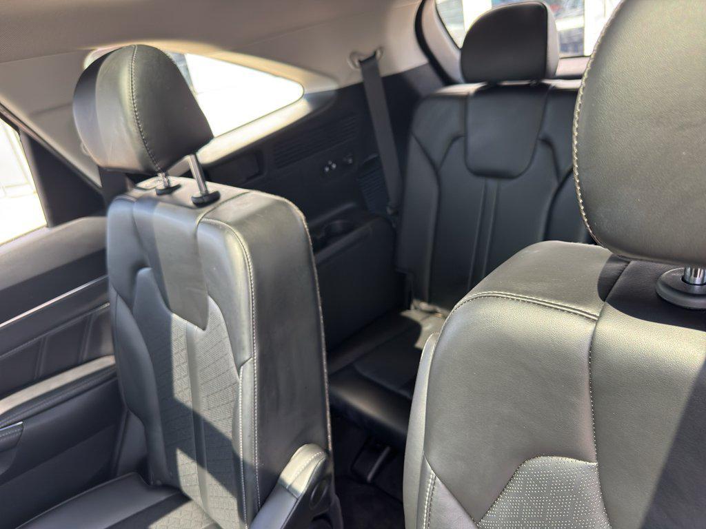 used 2023 Kia Sorento car, priced at $30,198