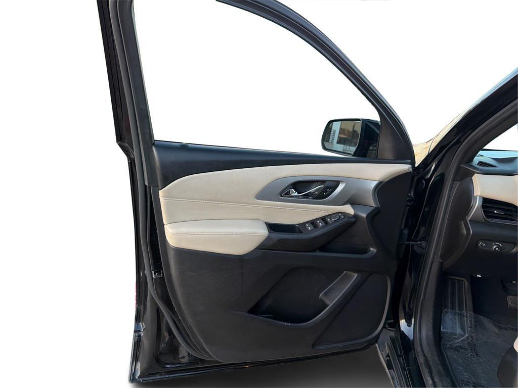 used 2022 Chevrolet Traverse car, priced at $17,720