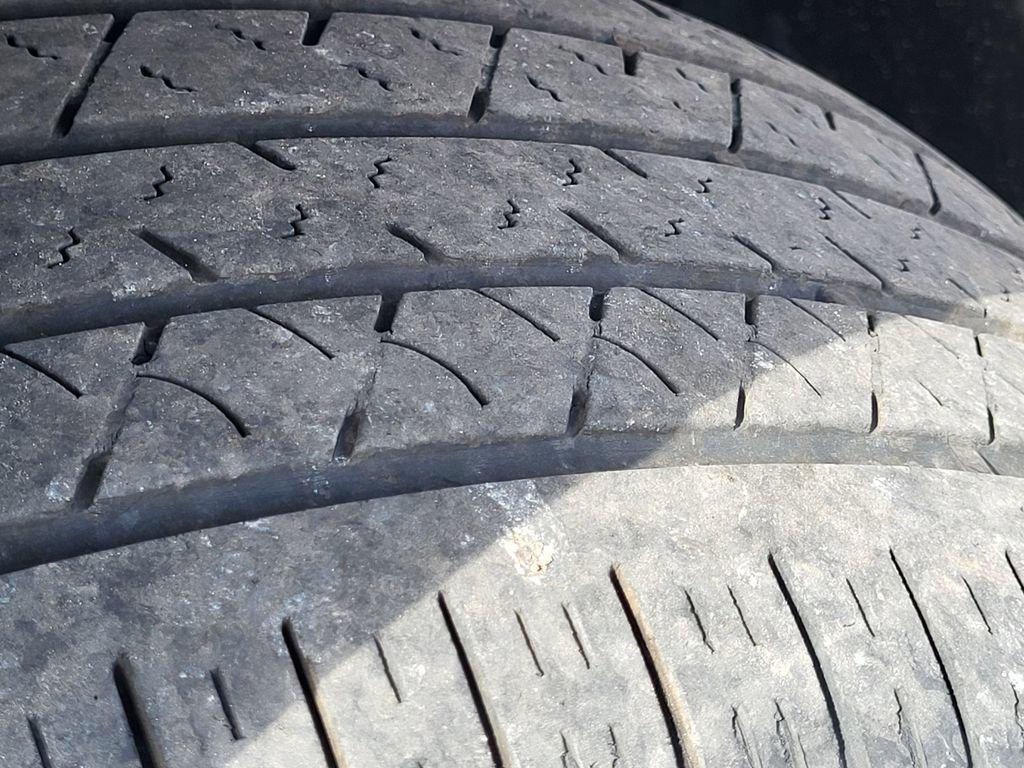 used 2023 Kia Sorento car, priced at $30,497