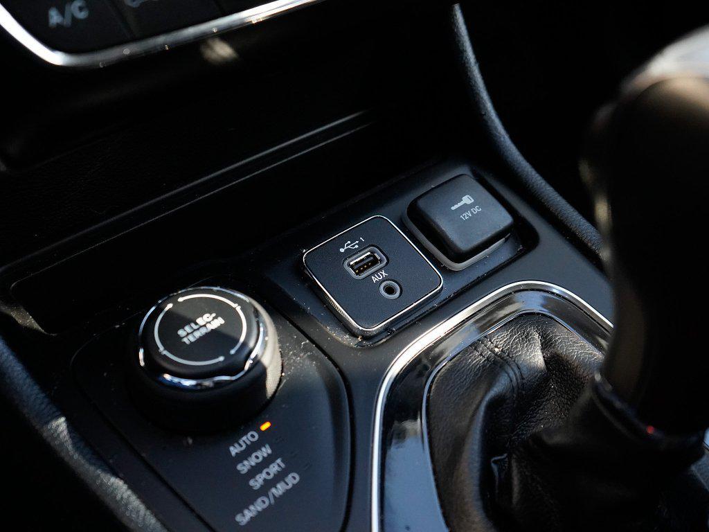 used 2023 Jeep Cherokee car, priced at $24,977