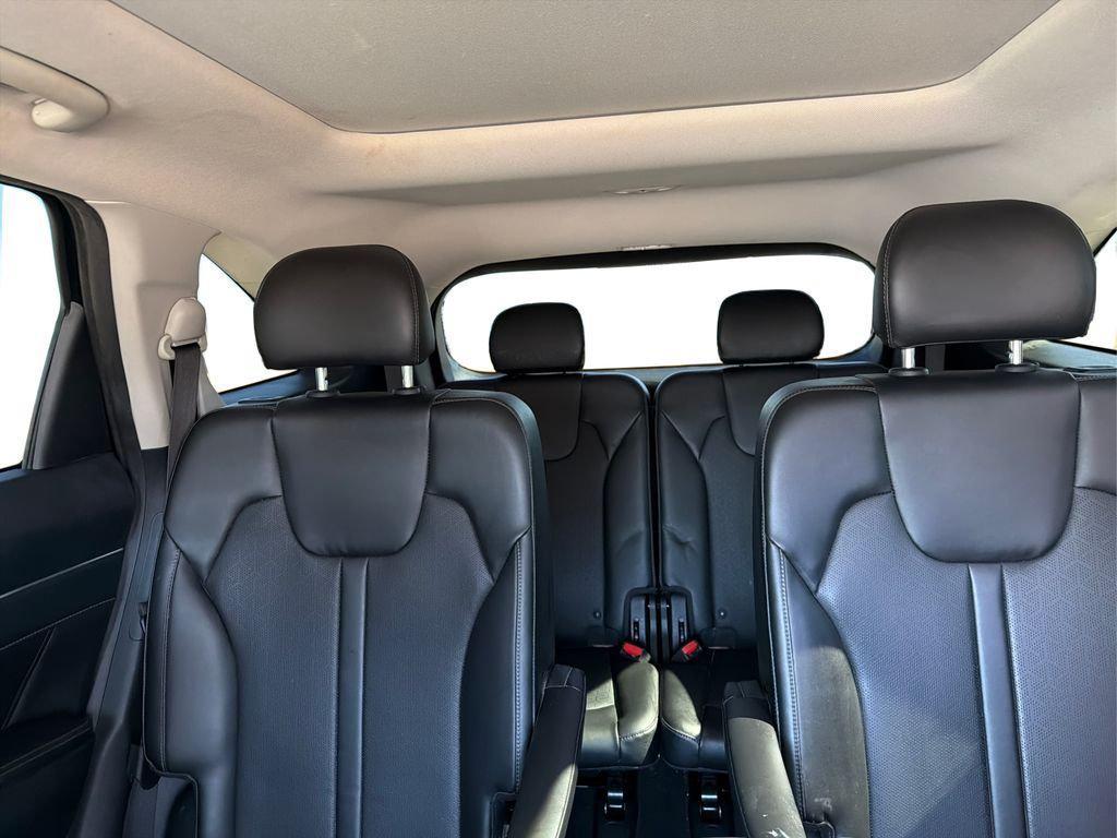 used 2022 Kia Sorento car, priced at $22,254