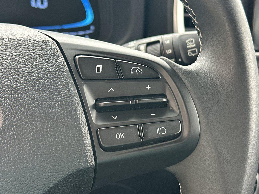 used 2025 Hyundai Venue car, priced at $22,489