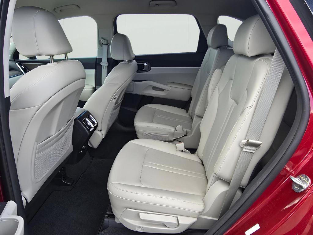 used 2022 Kia Sorento car, priced at $25,485